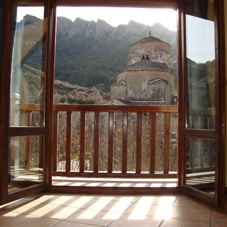 Apartamentos Turisticos San Juan De La Pena Santa Cruz de la Serós Zewnętrze zdjęcie