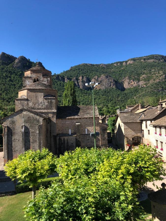 Apartamentos Turisticos San Juan De La Pena Santa Cruz de la Serós Zewnętrze zdjęcie