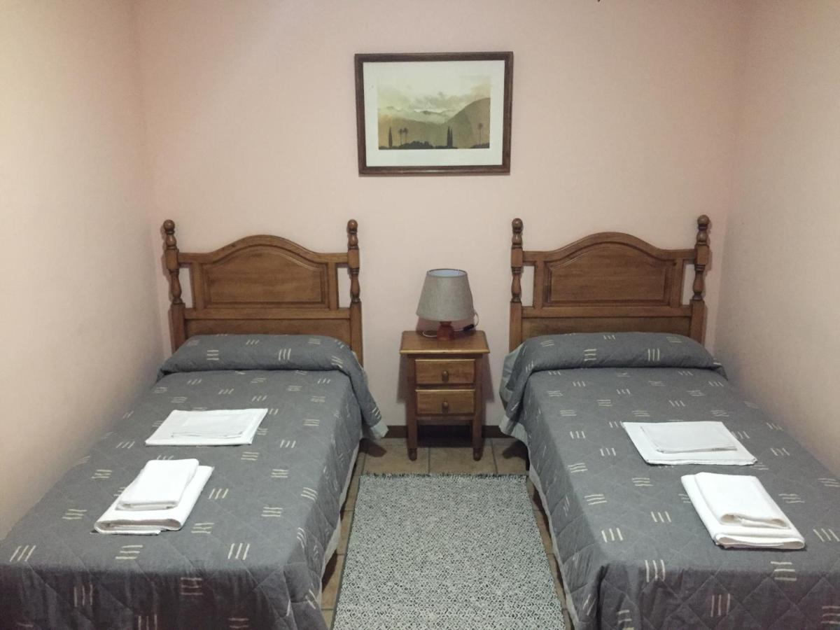Apartamentos Turisticos San Juan De La Pena Santa Cruz de la Serós Zewnętrze zdjęcie