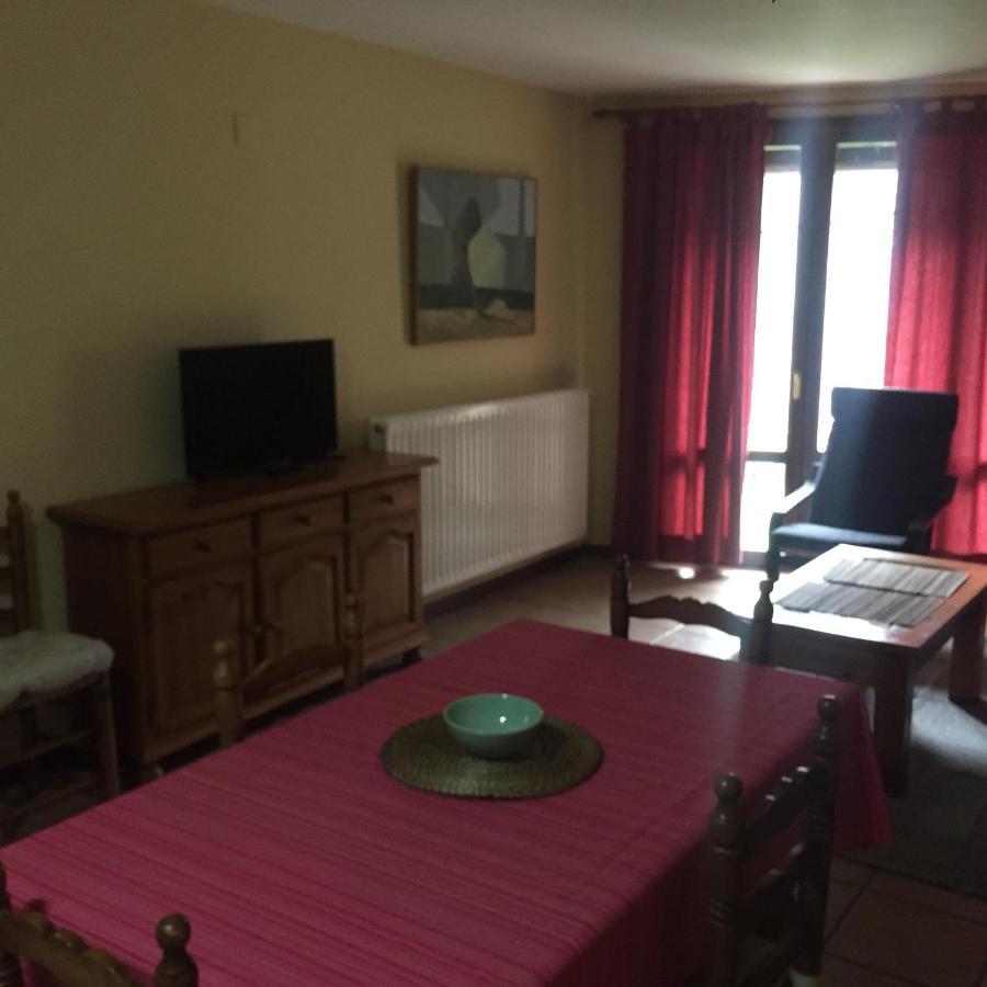 Apartamentos Turisticos San Juan De La Pena Santa Cruz de la Serós Zewnętrze zdjęcie