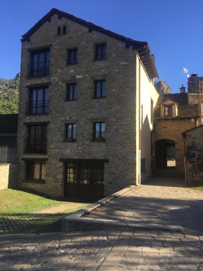 Apartamentos Turisticos San Juan De La Pena Santa Cruz de la Serós Zewnętrze zdjęcie