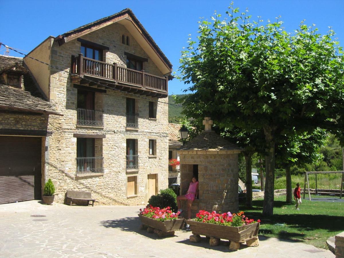 Apartamentos Turisticos San Juan De La Pena Santa Cruz de la Serós Zewnętrze zdjęcie